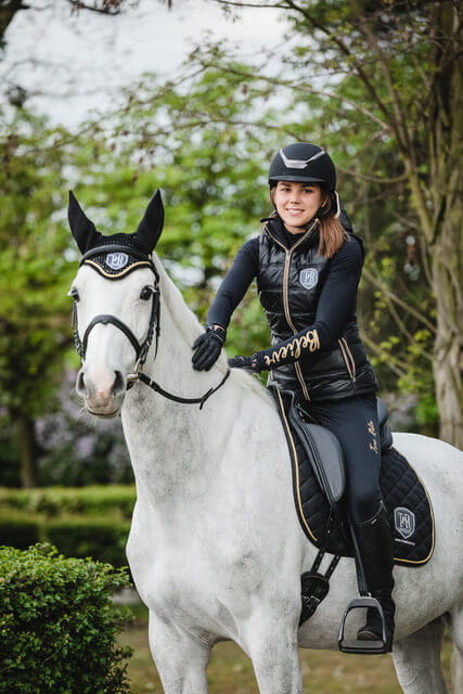 1c3cb5c18f72f73b648a925094fa21a4