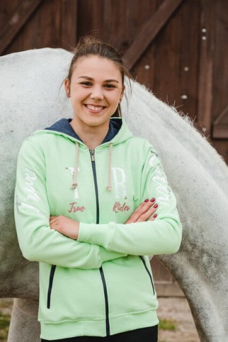 d1755f1e16564bd7831c820cf3ac0808